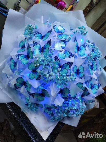 Букет с бабочками светящийся