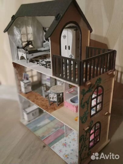 Домик кукольный с мебелью