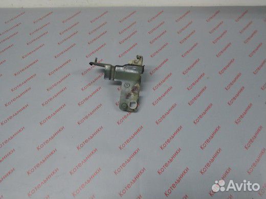 Nissan 62292-BV000 Кронштейн R