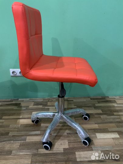 Офисное кресло, кресло мастера