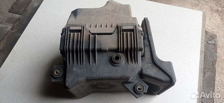 Корпус воздушного фильтра Mitsubishi Lancer 9 4G18