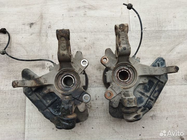 Поворотный кулак со ступицей в сборе Фиат Добло