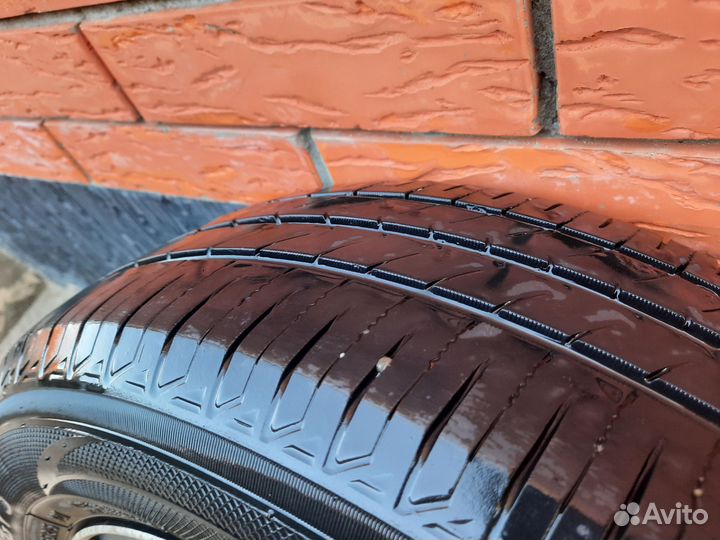 R15 Toyo NanoEnergy 3 185/65, PCD 4x100 DIA 54.1