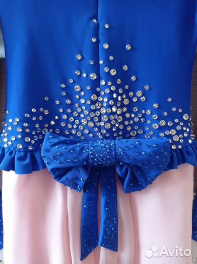 Платье для выступлений по фигурному катанию