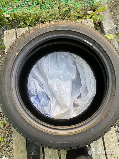 Bridgestone Blizzak VRX 235/45 R17 94S