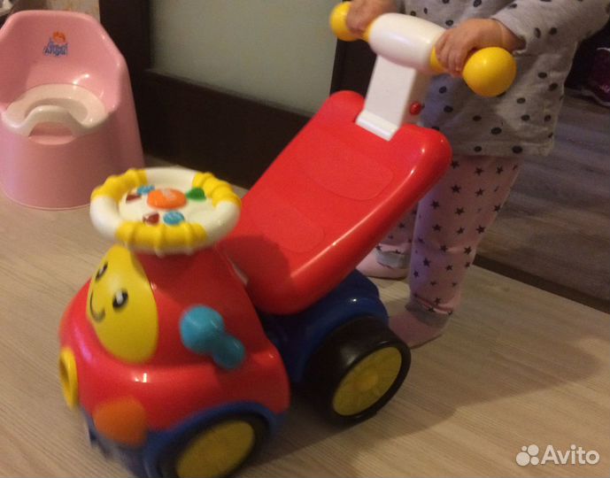 Лучшая развивающая каталка машина бомбардир 3в1