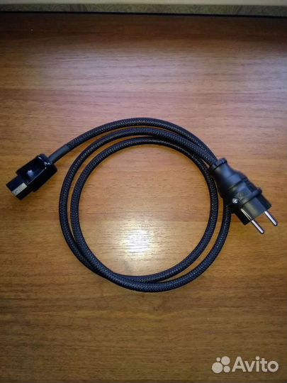 Сетевой (силовой) кабель