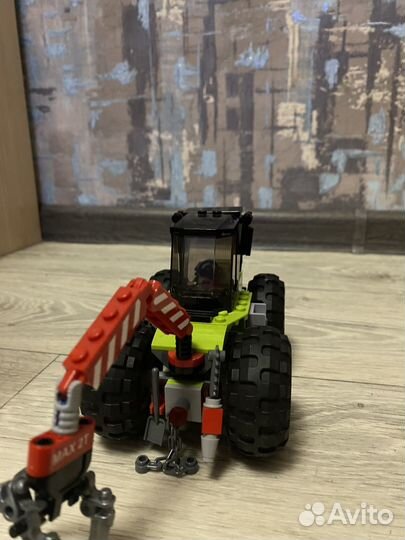 Трактор лего