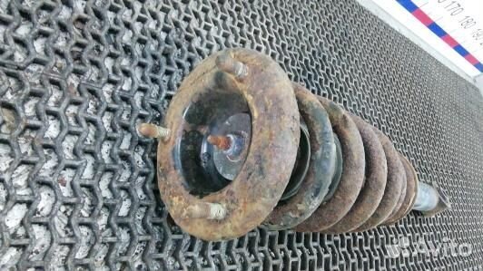 Стойка передняя правая mitsubishi L200 K4T (EEA17S