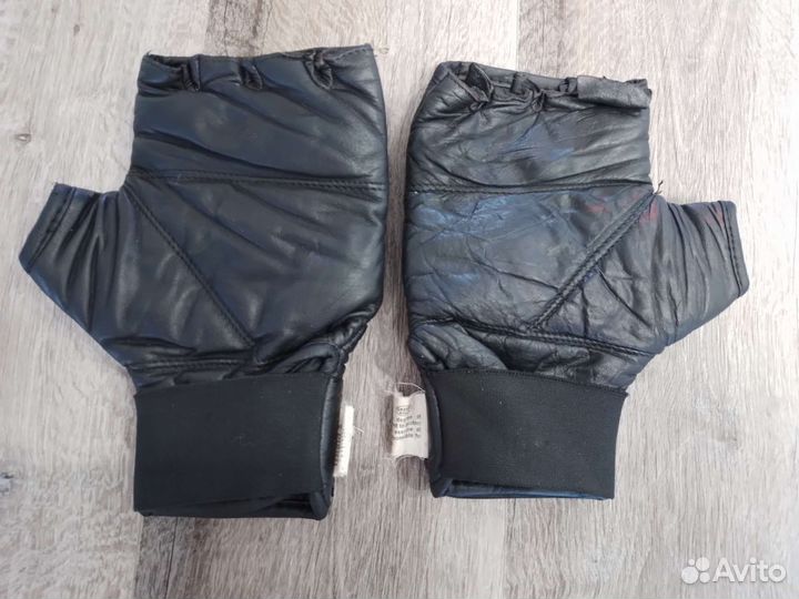 Боксерские перчатки