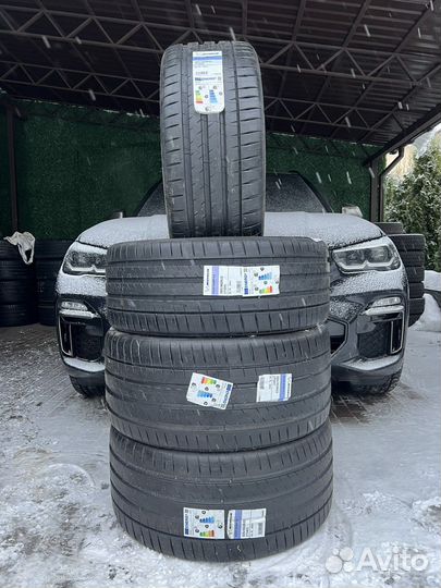 Michelin Pilot Sport 4 S 325/35 R22 и 285/40 R22 111Y