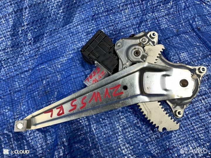 Стеклоподъемник на toyota prius ZVW55 2zrfxe