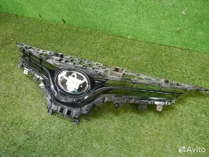 Решетка радиатора Toyota Camry