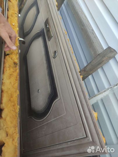 Металлическая дверь бу