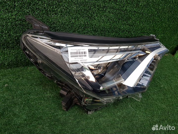 Фара правая Toyota RAV4