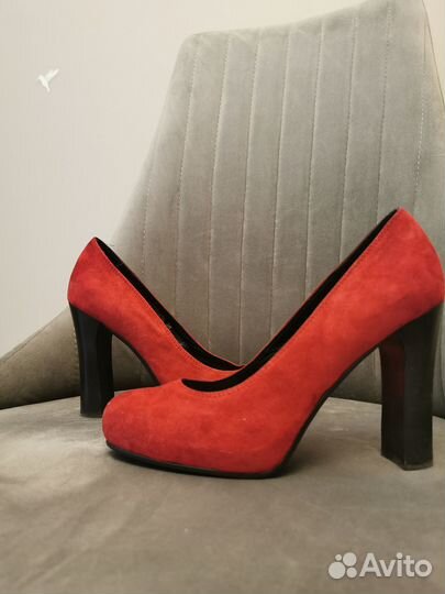 Продам женские туфли