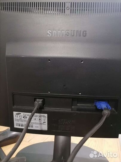 ЖК монитор 19