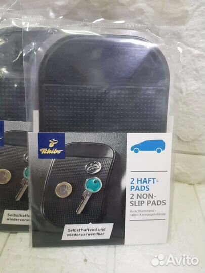 Коврик липкий на панель авто