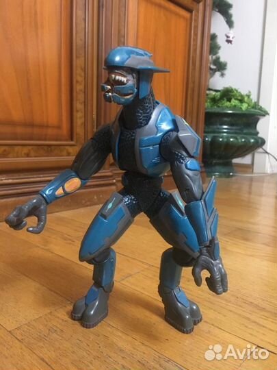 Фигурка Космического Монстра