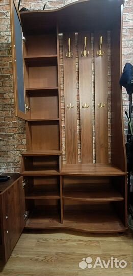 Узкий шкаф в прихожую бу