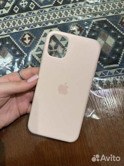 Чехол на iPhone 11