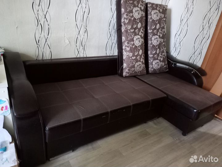 Продам диван угловой,в бу 4г, 30000т,торг