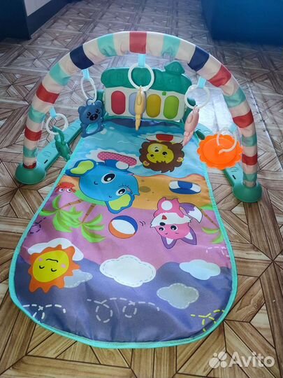 Детский коврик с пианино