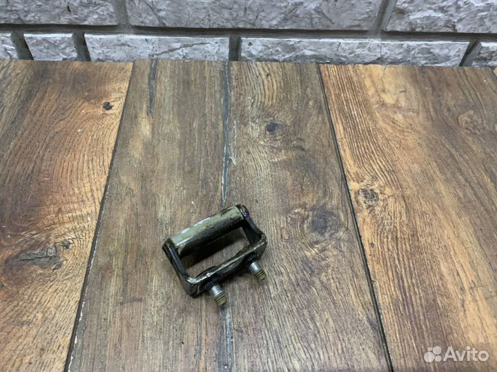 Mitsubishi Outlander (GF) Петля двери багажника RH