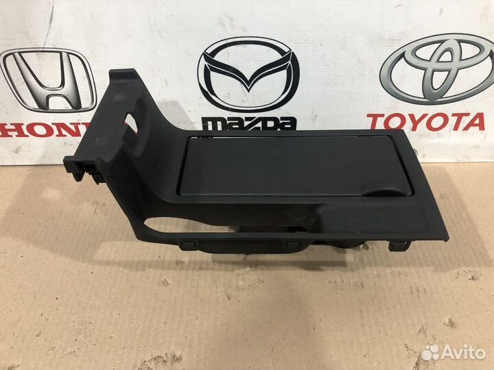 Подстаканник Mazda Axela BK 2002-2008