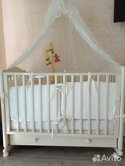 Детская кроватка