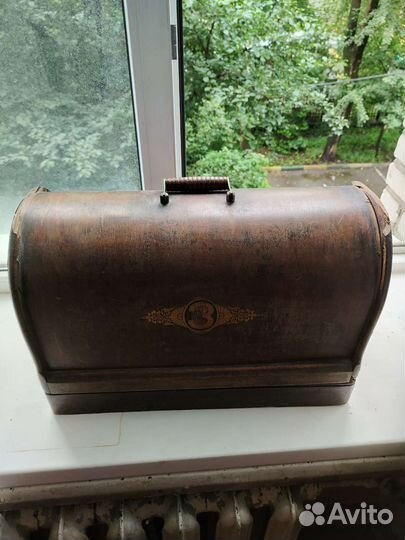 Швейная машина Singer