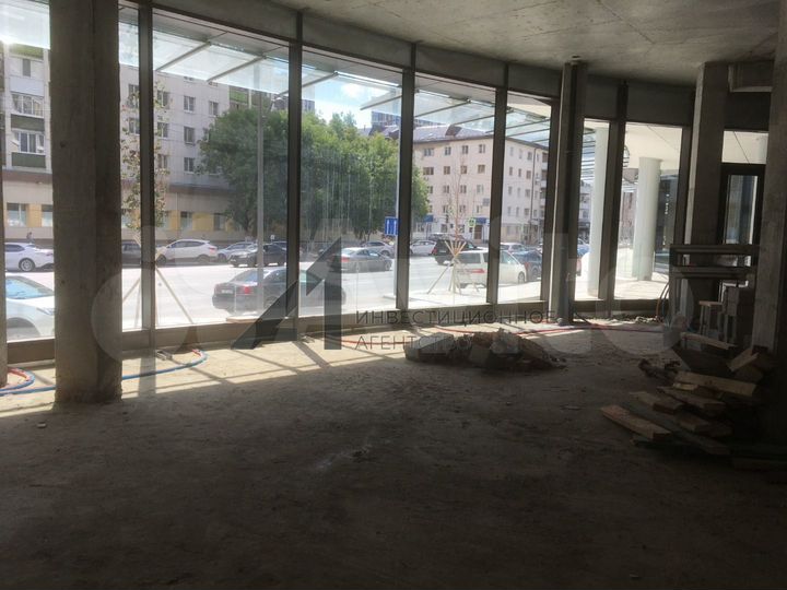 Аренда в центре, витраж