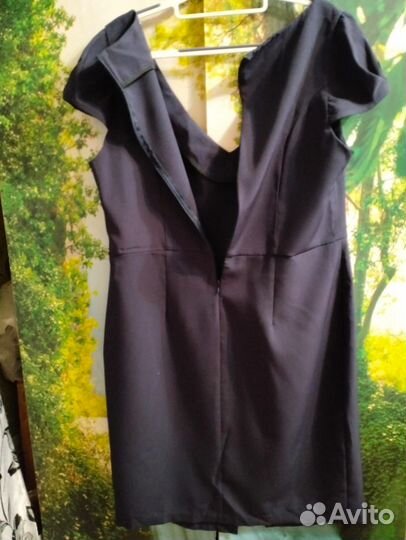 Платье темно- синее приталенное р.50-52