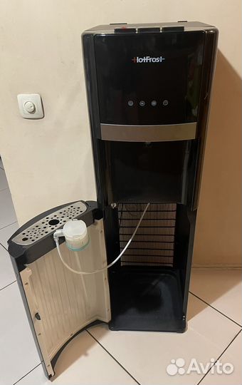 Кулер для воды с нижней загрузкой