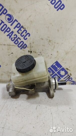 Главный тормозной цилиндр Infiniti G35 седан 3.5