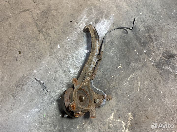 Кулак поворотный Hyundai Sonata 5 R