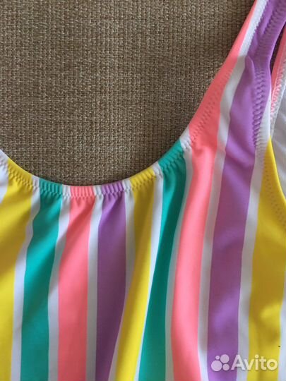 Купальник новый на девочку рост 128-134
