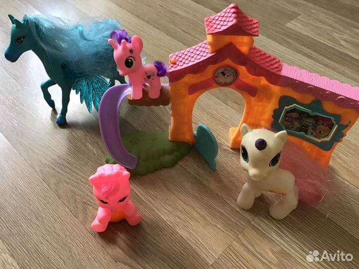 Единорожка, пегас, пони