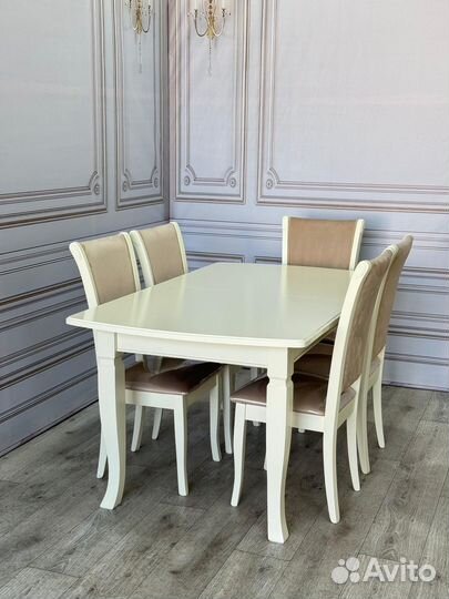 Кухонные стол и стулья