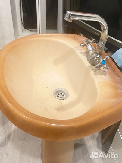 Раковина с тумбой