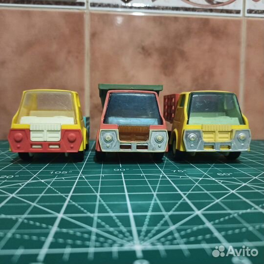 Игрушечные машинки