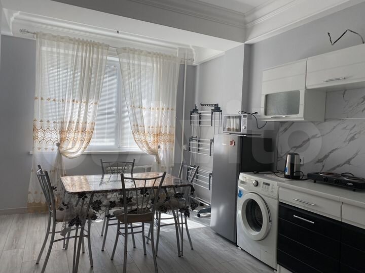 1-к. квартира, 43 м², 3/10 эт.
