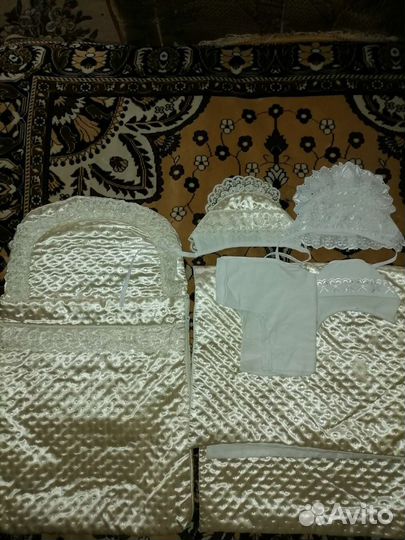 Комплект на выписку для девочки