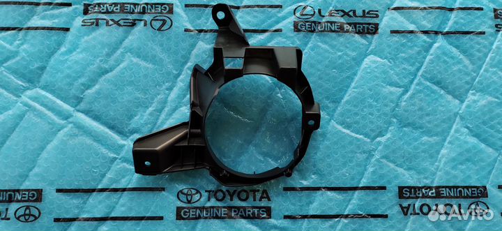 Крепление противотуманки Рав 4 -4 правое 13-15