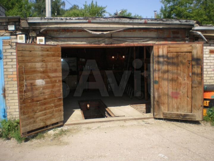 Гараж, > 30 м²