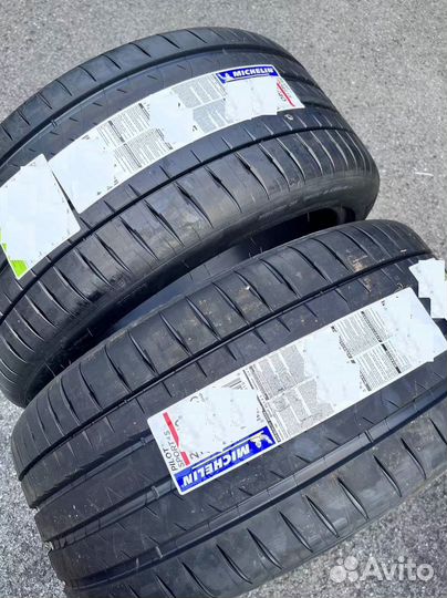 Michelin Pilot Sport 4 S 295/30 R21 и 275/30 R21