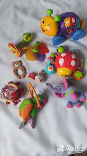 Детские игрушки развивающие для малышей