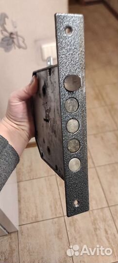 Замок дверной бу