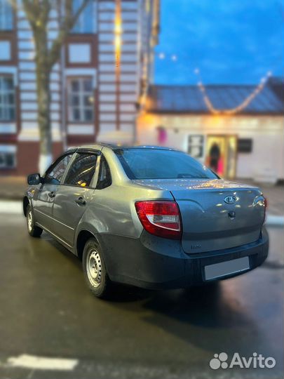 LADA Granta 1.6 МТ, 2013, 200 000 км