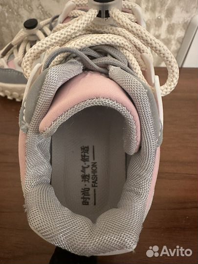 Кроссовки для девочки новые 25 размер